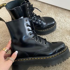 Platform Doc Martens! Size 7 in womens!